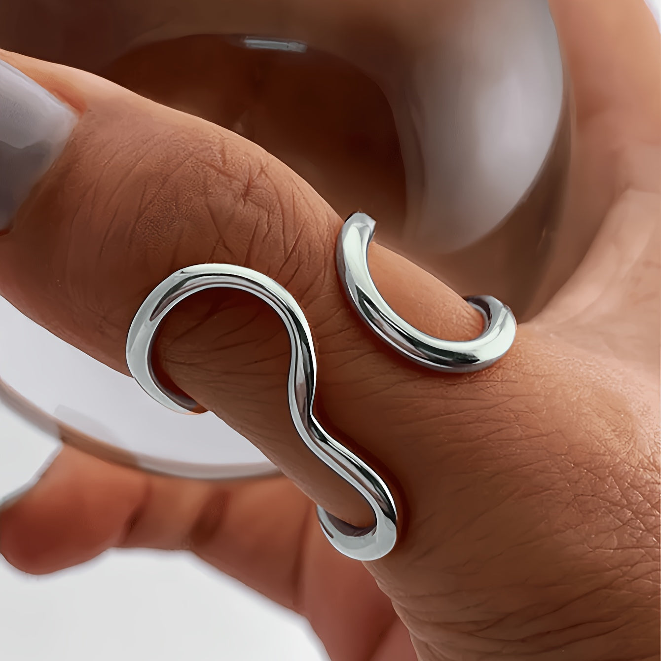 Chic Asymmetrical Wave Ring x
