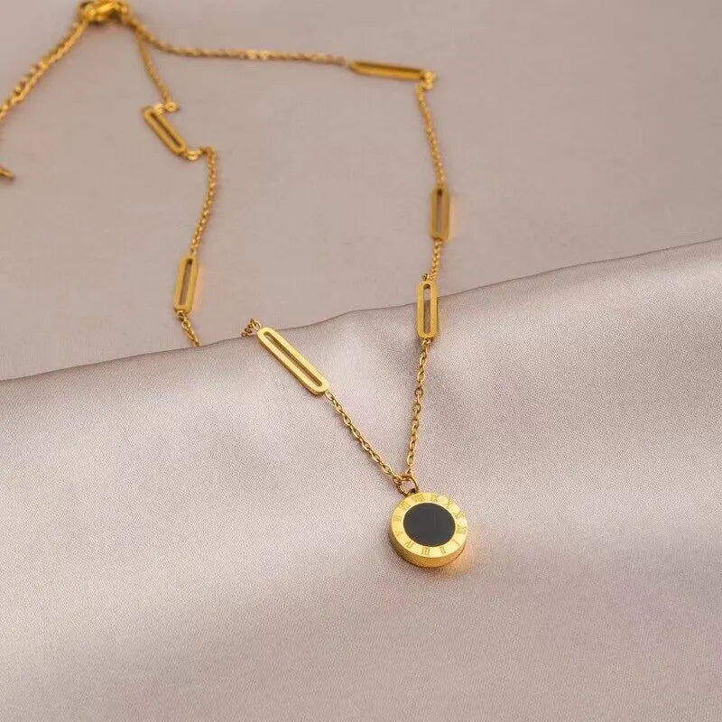 Ismira Noir Statement Necklace