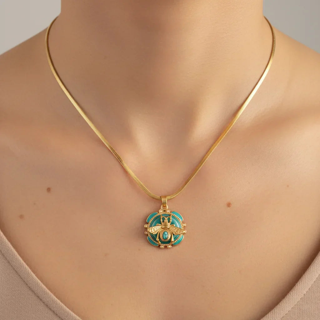 Chic Gold Turquoise Bee Pendant Necklace