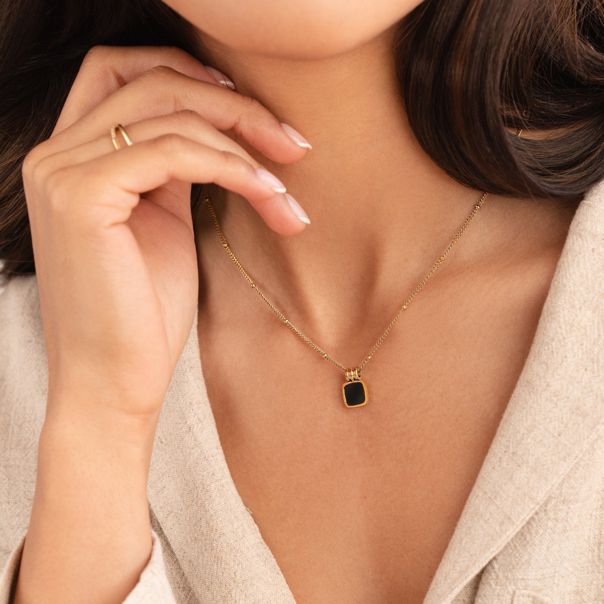 Elegant Double Layer Necklace