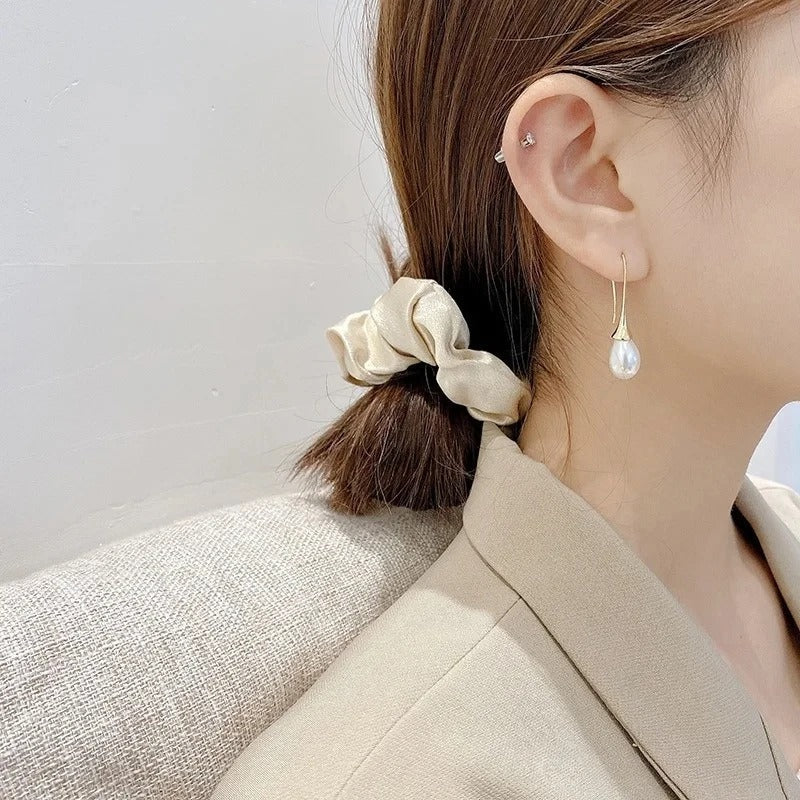 Classic Pearl Helena Earrings /